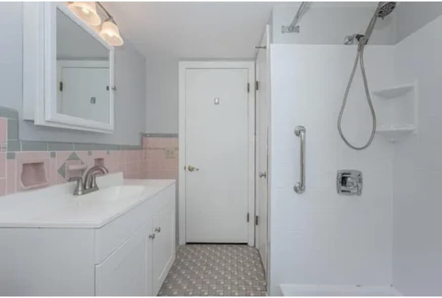 Bathroom - 7240 Bobby Ln