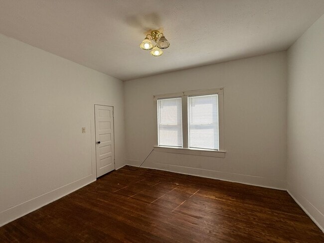 Building Photo - 3 bed, 1.5 bath home for lease!