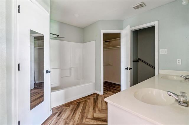 Building Photo - 4003 Sunhill Dr