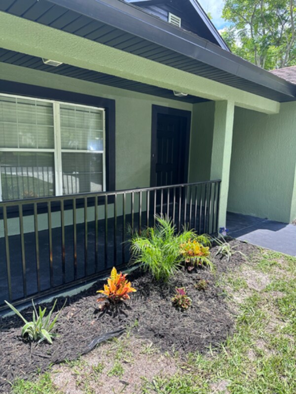 Building Photo - 807 W 13th St