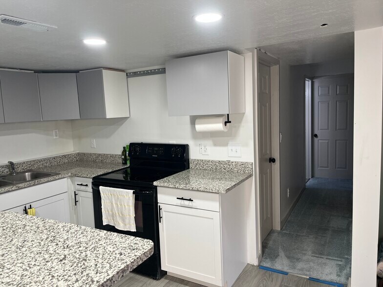 Building Photo - 1202 N 250 E