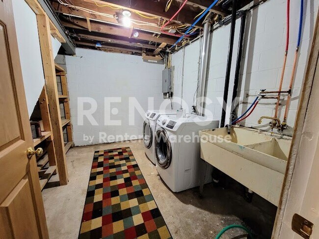 Building Photo - Available July 8th - updated 3-bed 2-bath with Family-room house plus 2-car garage