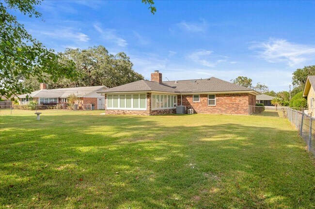 Building Photo - Well-Maintained Ranch Home in Southside Savannah For Lease