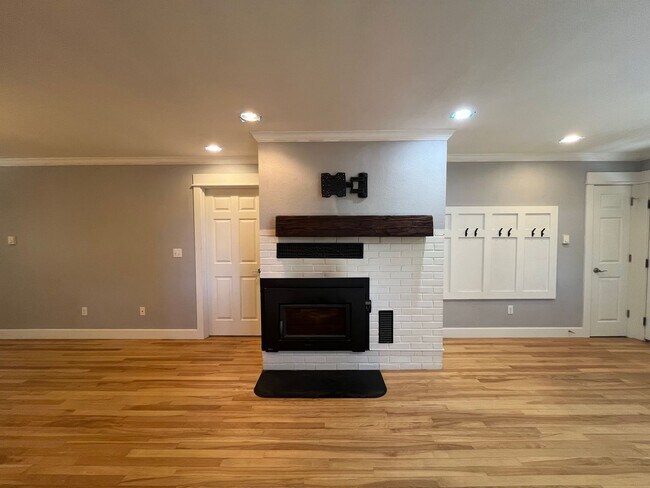 Building Photo - Fabulous NE Portland 2 bedroom 2 bathroom ...