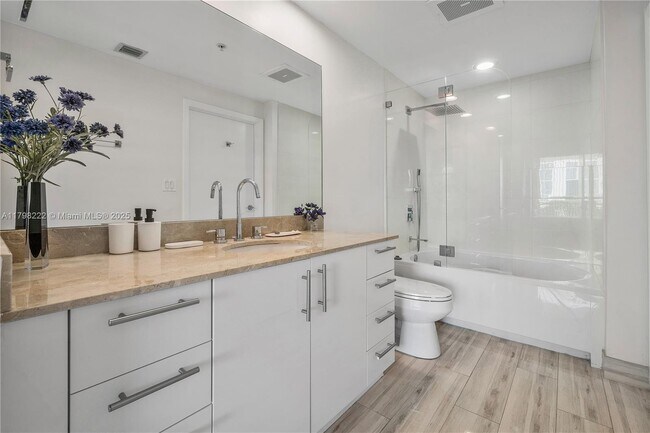 Building Photo - 550 Okeechobee Blvd