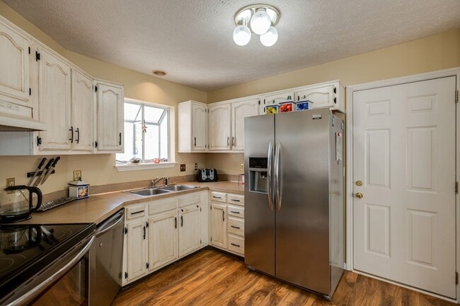 Building Photo - 510 Bridal Way Ct