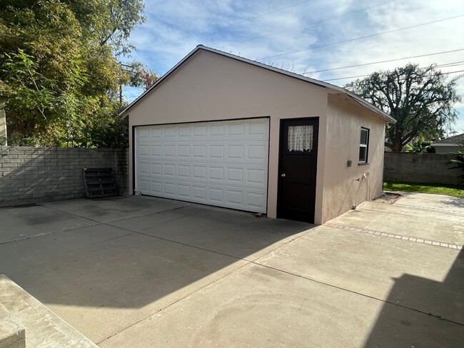 Building Photo - Spacious 3-Bed, 2-Bath Temple City House with 2-Car Garage