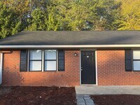 Building Photo - 132/134 Deer Creek Dr