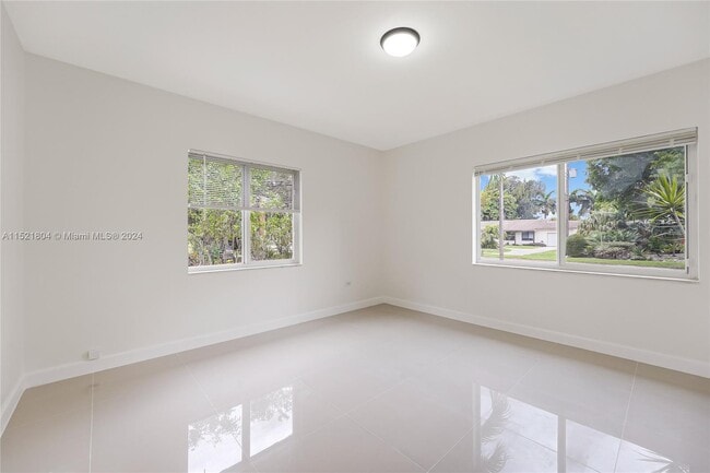 Building Photo - 12885 Griffing Blvd