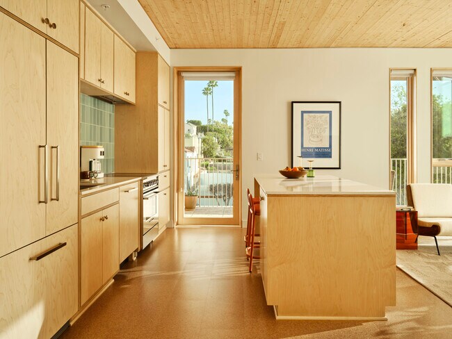 Building Photo - SuperBungalows™ on Marathon Street