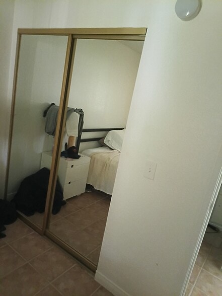 Building Photo - 510 N Villa Ct