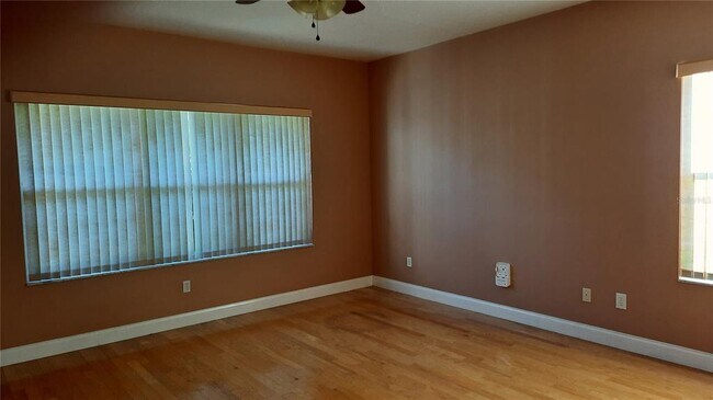 Building Photo - 58 Burning Bush Dr