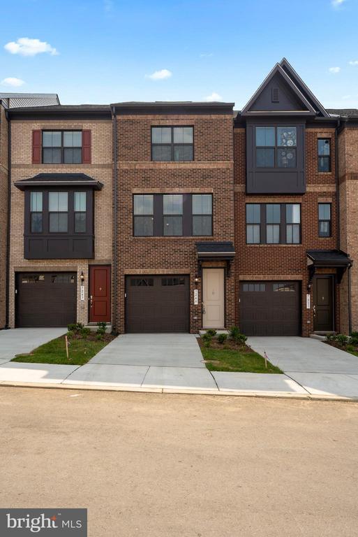 Building Photo - 7249 Mountaineer Dr