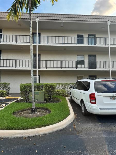 Building Photo - 9400 Lime Bay Blvd