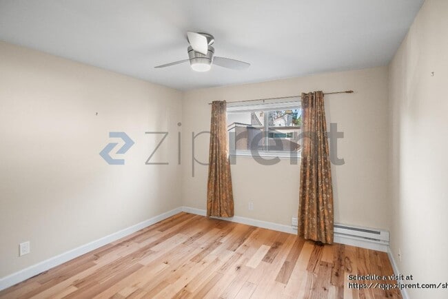 Building Photo - 2666 Kentworth Way