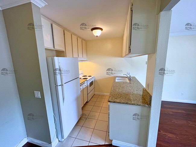 Building Photo - 1 Bedroom Just Minutes to Beach in Oceanside West of the 5!