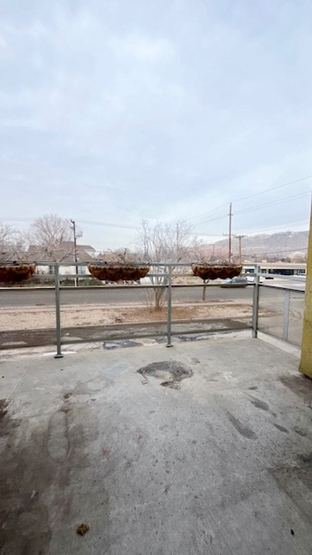 Building Photo - 1285 W 500 N