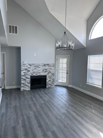 Building Photo - 5998 Westgate Dr