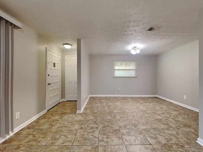 Building Photo - 8249 Devoe St