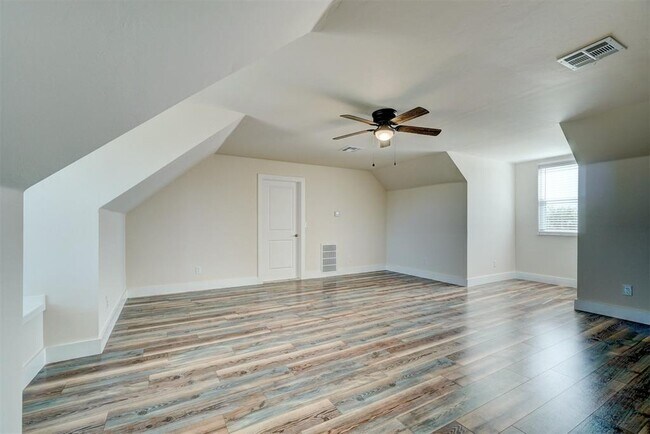 Building Photo - 4351 Whitetail Blvd