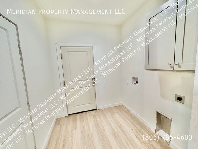 Building Photo - 5705 Kemper St