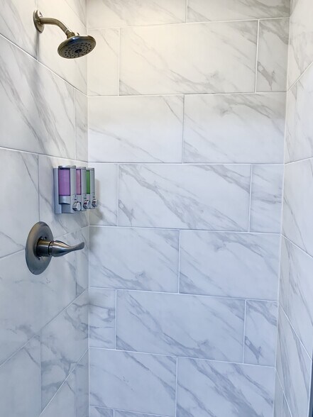 Tiled walk-in shower - 1619 Mansfield St