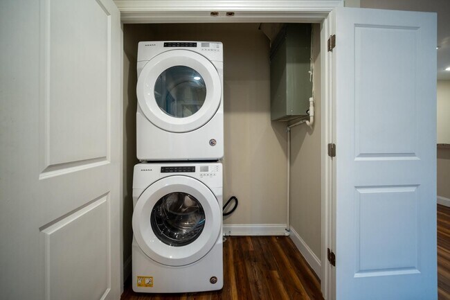 Building Photo - 31 Mary Helen Pl