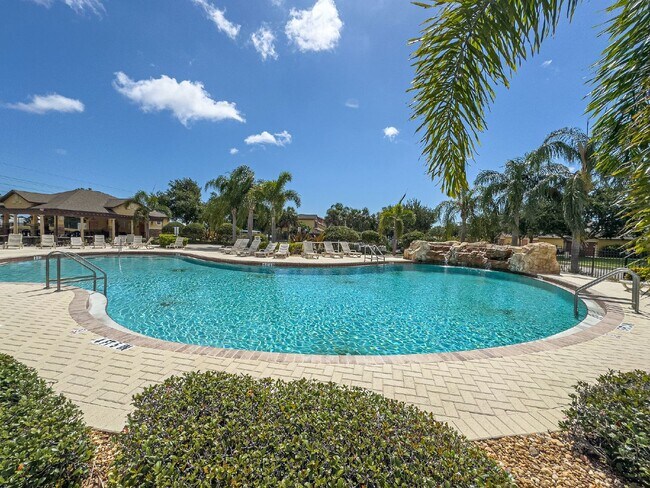 Building Photo - 3 bedroom, 2 bathroom townhome in Sonesta ...