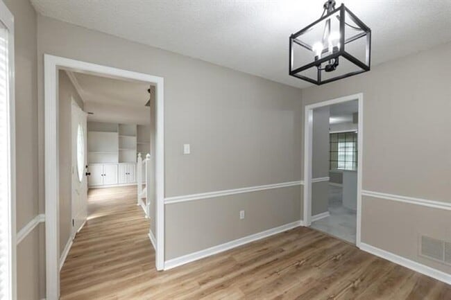 Building Photo - 9102 Valkrie Ln
