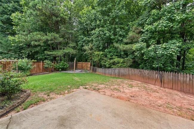 Building Photo - 370 Manor Glen Dr