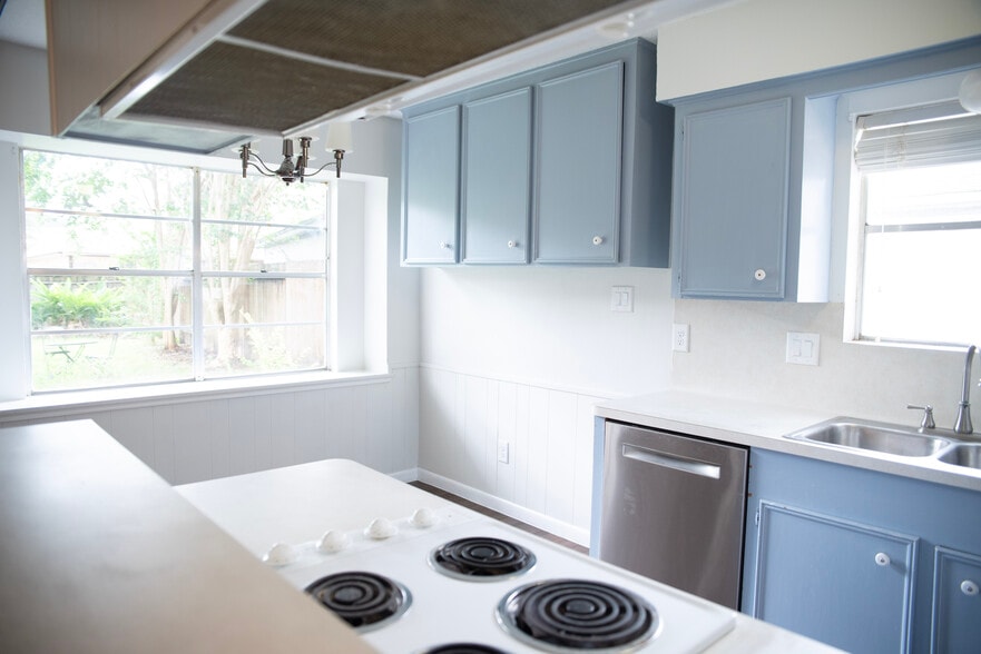 Building Photo - 12826 Westmere Dr