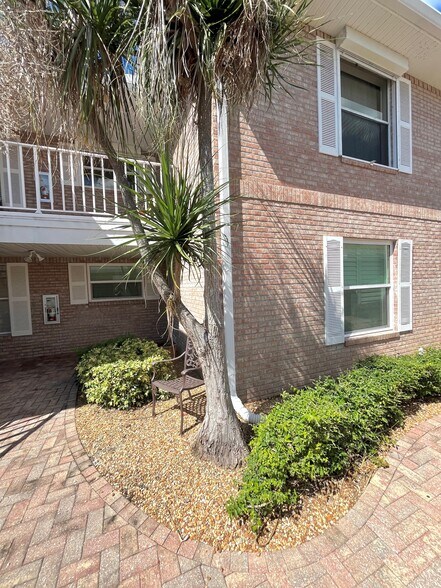 Building Photo - 6660 Ilex Cir