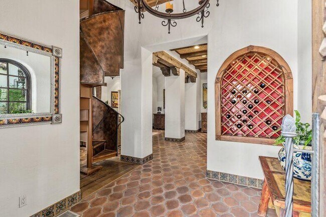 Building Photo - 83290 S Bay Dr