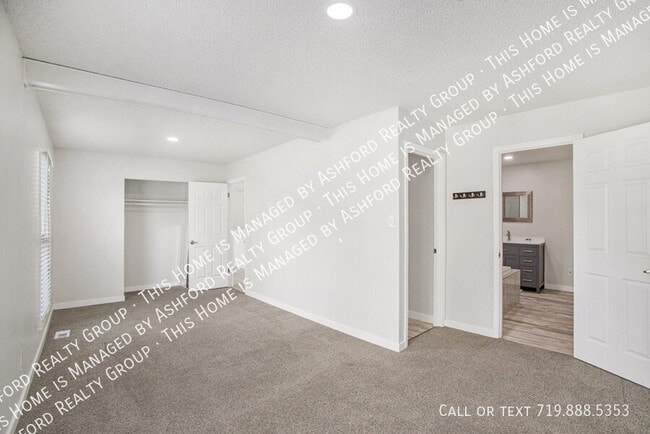 Building Photo - 4087 London Ln