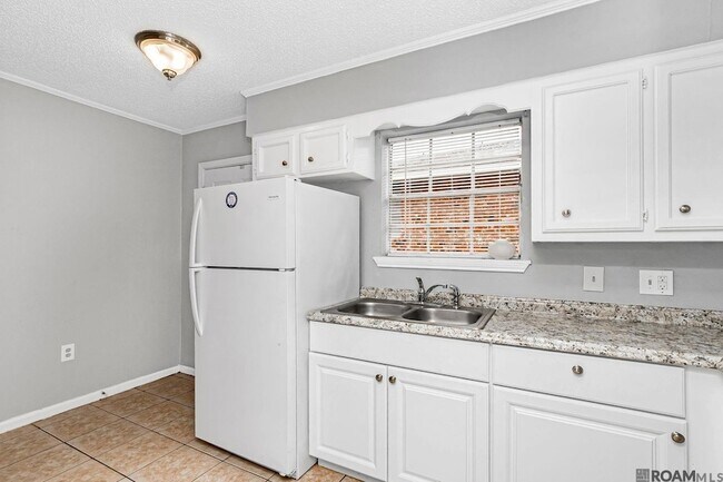 Building Photo - 12240 Jackson Rd