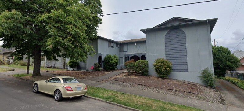 Building Photo - 1030 SE Main St