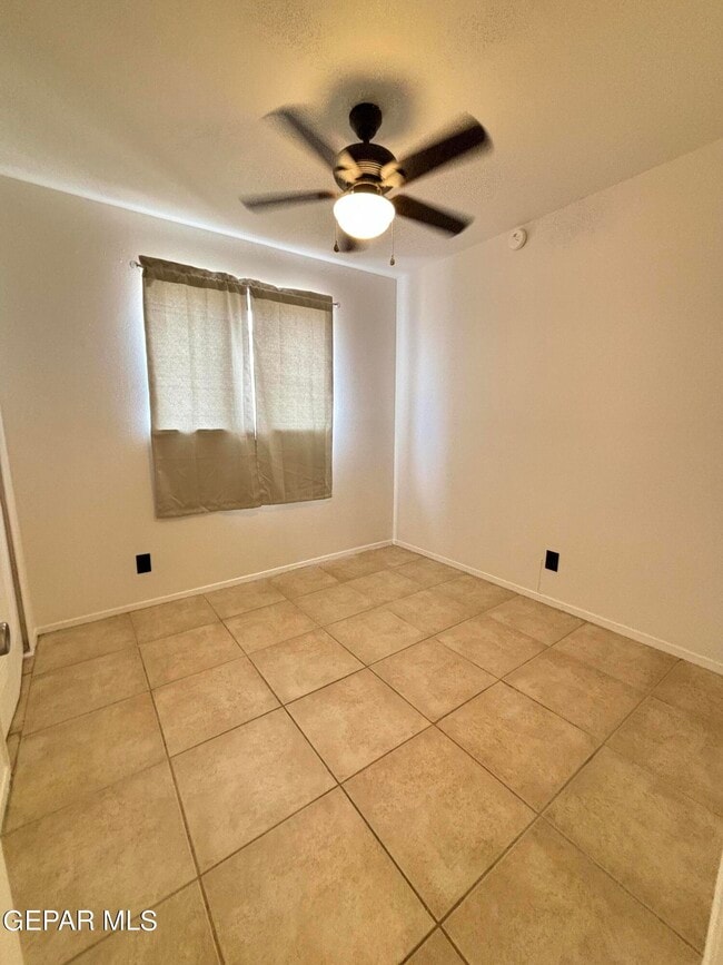 Building Photo - 10349 Shoshone St