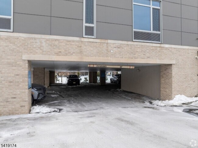 Building Photo - 1181 Morris Ave