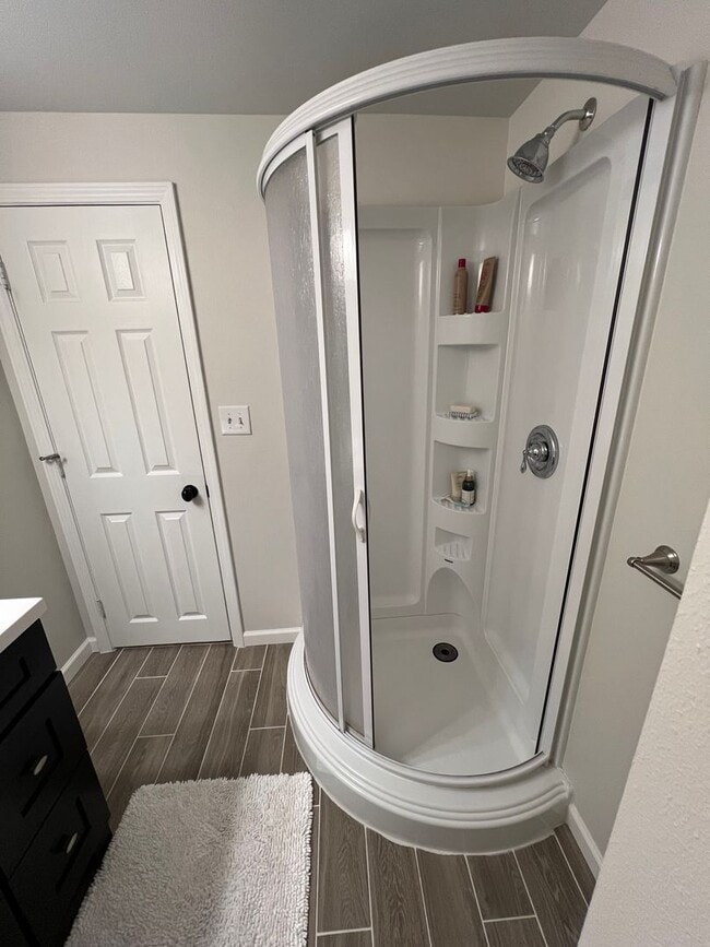 Building Photo - Beautiful 4 Bed 3 Bath Home for Rent! Great Location, Modern Updates!