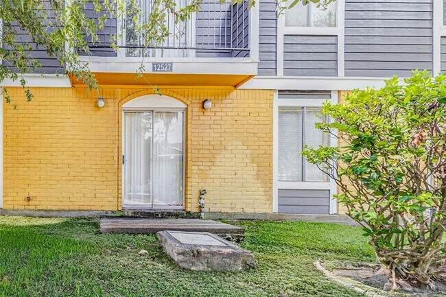 Building Photo - 12527 Ashford Meadow Dr