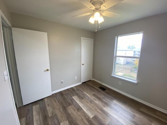 Building Photo - 2807 Cantabrian Dr