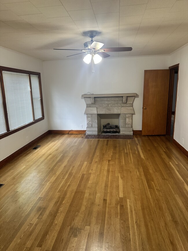 Building Photo - 1102 Hermitage Dr