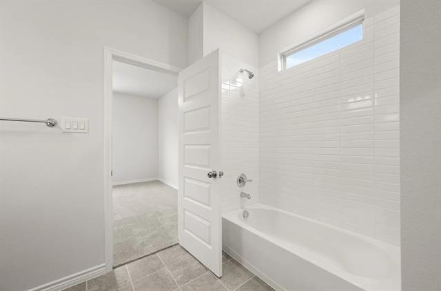 Building Photo - 402 Saddle Ln