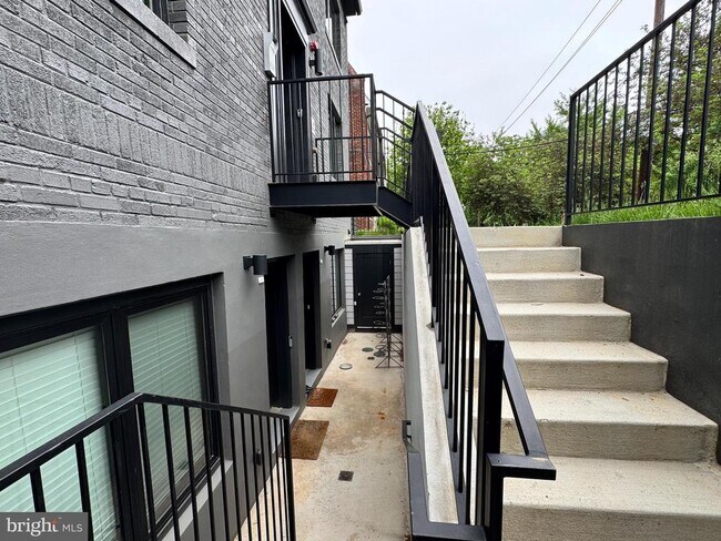 Building Photo - 2217 40th Pl NW