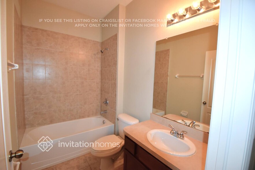 Building Photo - 574 Vista Ridge Dr