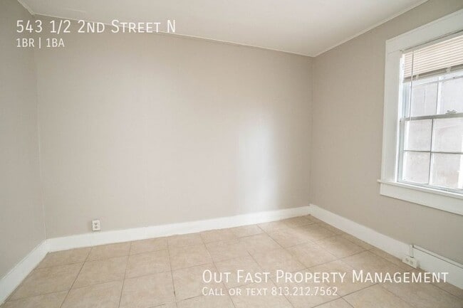 Building Photo - 543 1/2 2nd Street N-