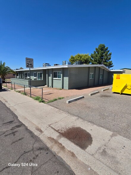 Building Photo - 5946 W Rose Ln