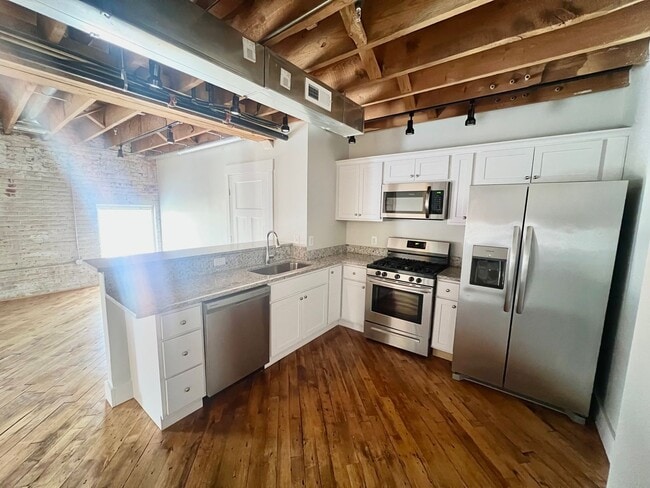 Building Photo - Beautiful 2 Bed in Historic Downtown Frede...