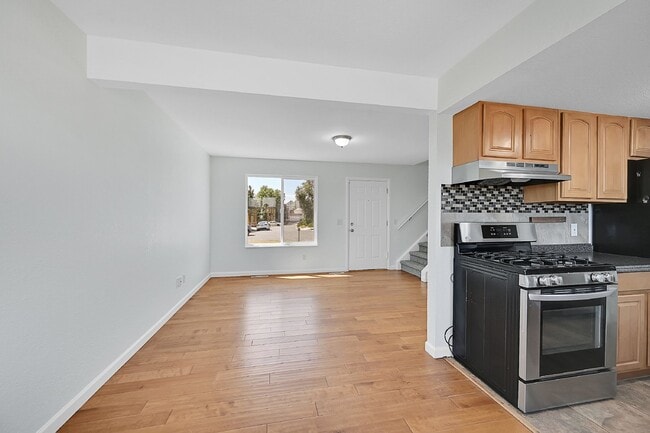 Building Photo - $2,495.00, 3 bed, 2 bath located in Westminster.