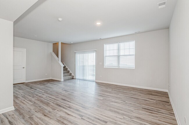 Building Photo - 1152 Brian Ct W